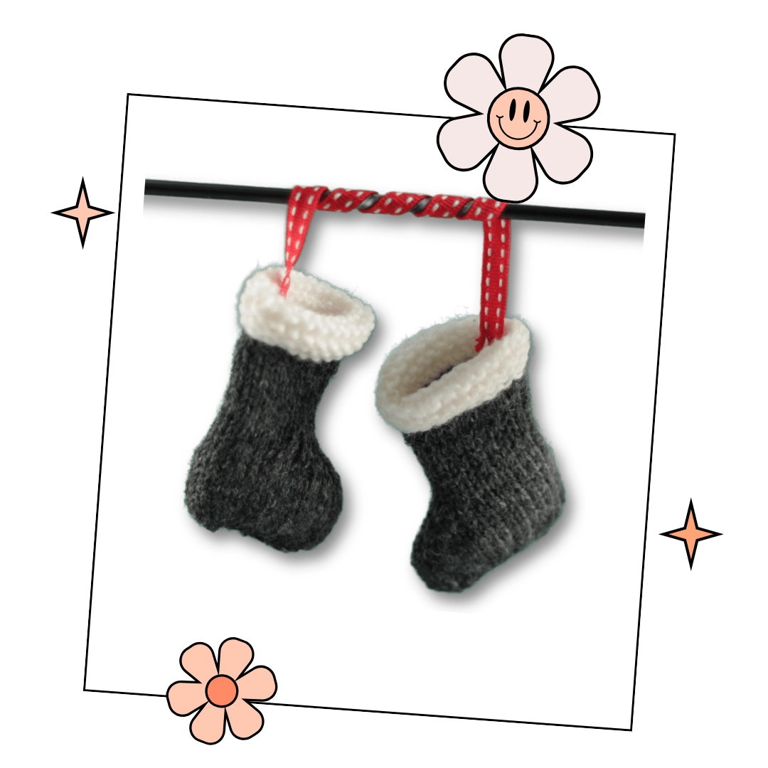 Santa Boots Christmas Tree Decorations Knitting Pattern - HomeJane Burns Designs