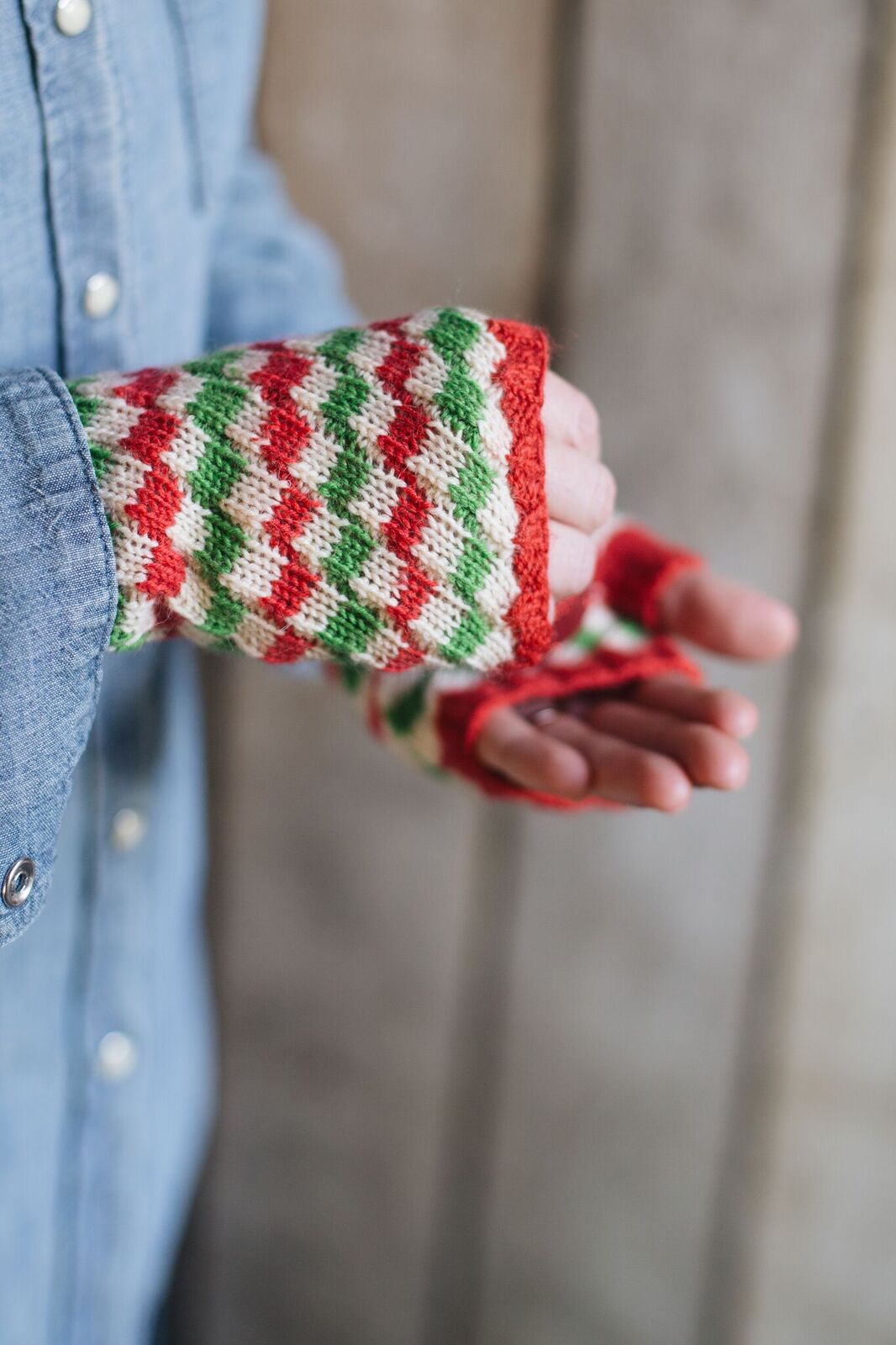 Bubble & Squeak, Simple 4ply Fingerless Mittens - Knitting Pattern