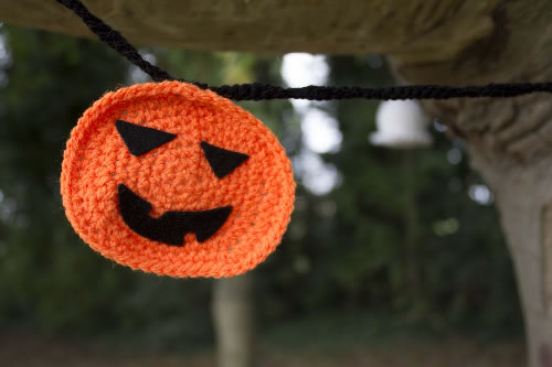 Black Cat & Pumpkin Crochet Bunting, Halloween Garland - Crochet Pattern