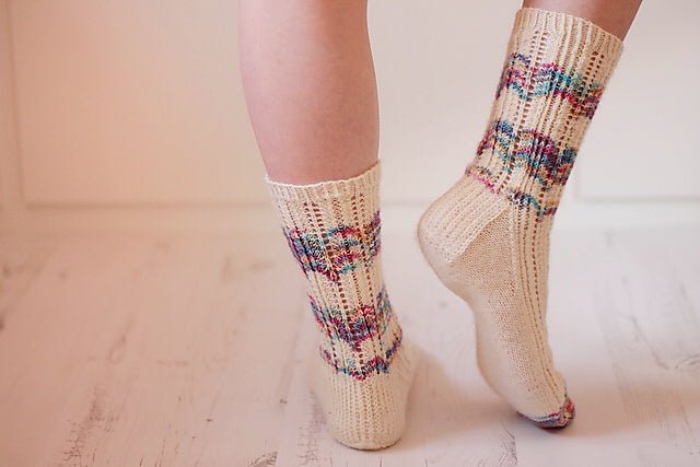 Lacy Leftovers, Simple Lace Socks - Knitting Pattern - SocksJane Burns Designs