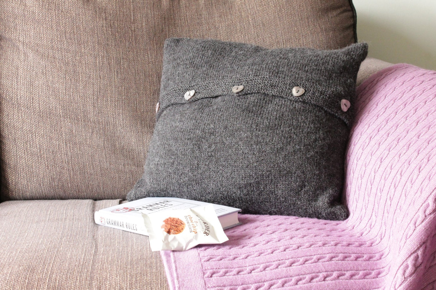 Home is Where the Heart Is, Colourwork Cushion - Knitting Pattern - HomeJane Burns Designs