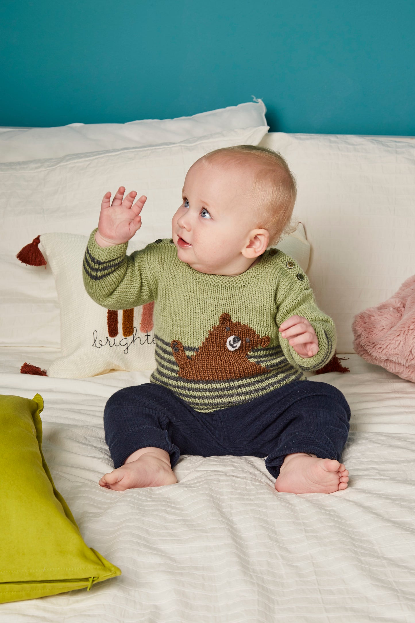 Hello Teddy, Simple Intarsia Baby Bear Sweater - Knitting Pattern