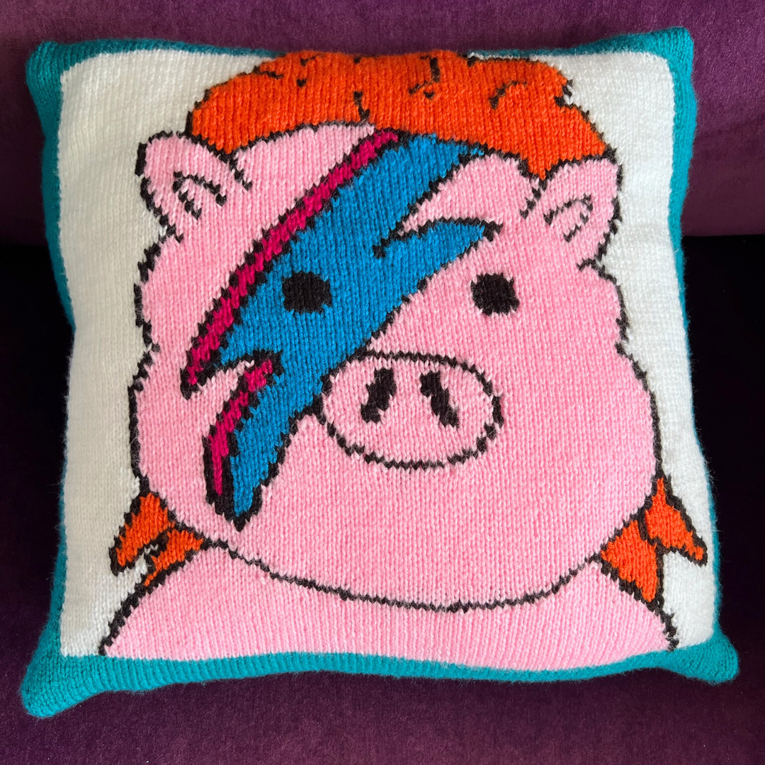 Piggy Stardust, Funny Music Pun Intarsia Cushion - Knitting Pattern